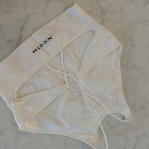 NVGTN sports bra